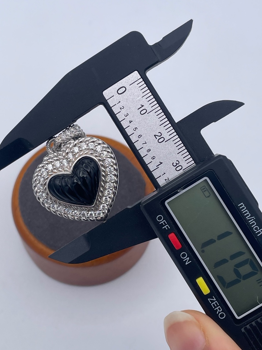 Judith Ripka Sterling Silver 925 Carved Black Onyx Heart CZ Pendant Thailand 15g - Picture 5 of 8